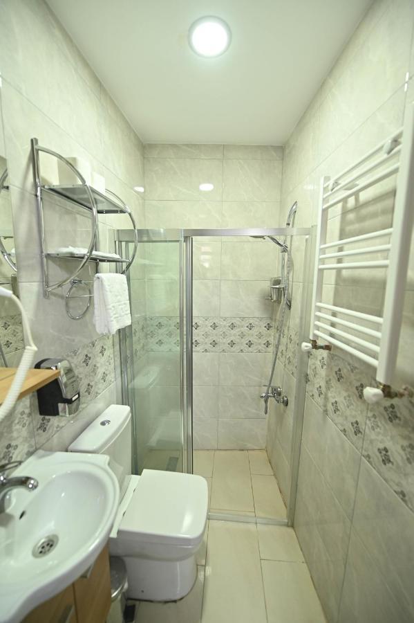 Safir Gold Hotel Istanbul Bagian luar foto