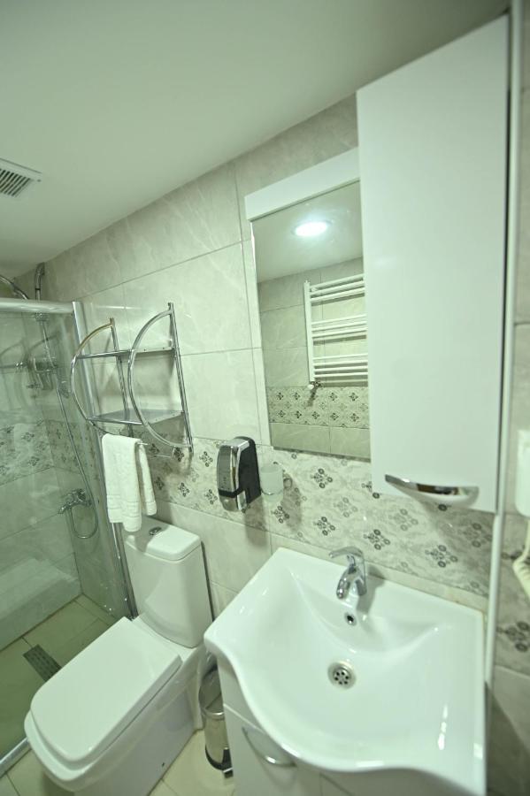 Safir Gold Hotel Istanbul Bagian luar foto