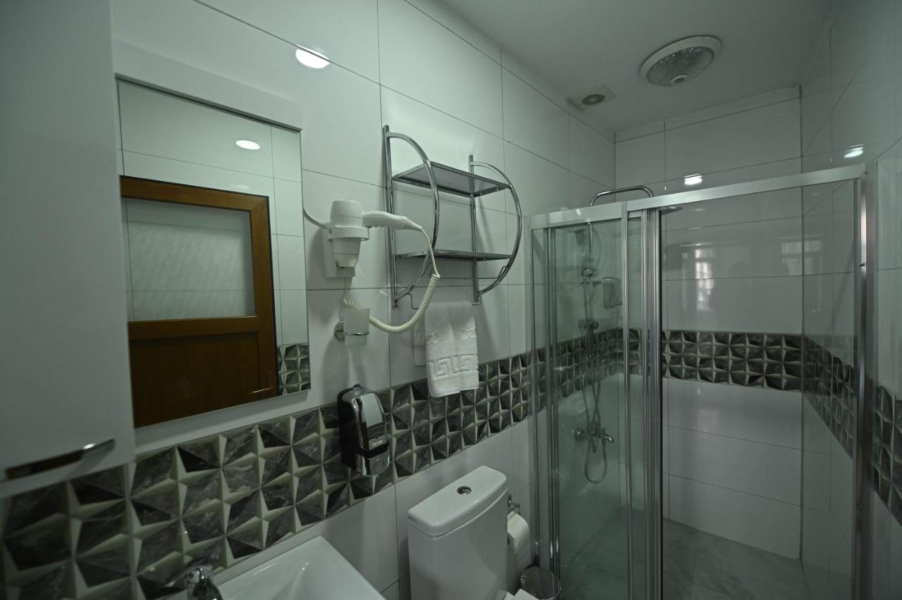 Safir Gold Hotel Istanbul Bagian luar foto