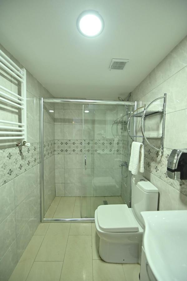 Safir Gold Hotel Istanbul Bagian luar foto